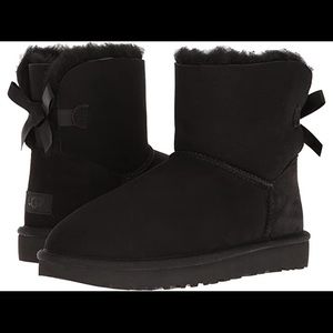 UGG Mini Bailey Bow II Size 7